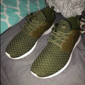 Olive Nike Flyknit Roshe Run Premium